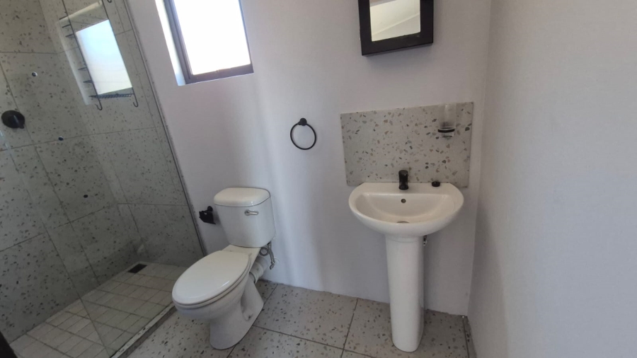 To Let 1 Bedroom Property for Rent in Heiderand Western Cape